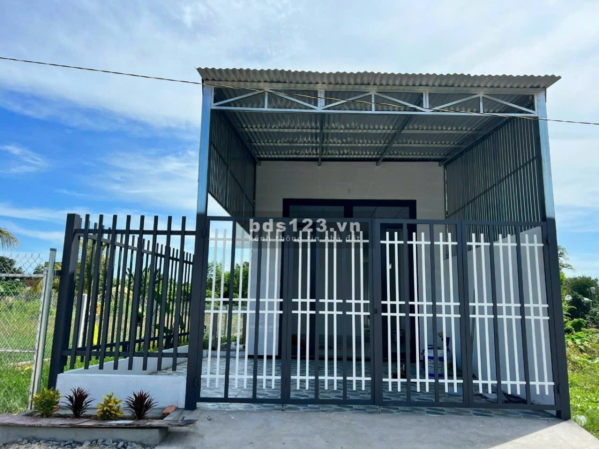BÁN ĐẤT HƠN 110m2 VỪA XÂY DỰNG NHÀ CẤP 4 KIÊN CỐ GIÁ 980TR