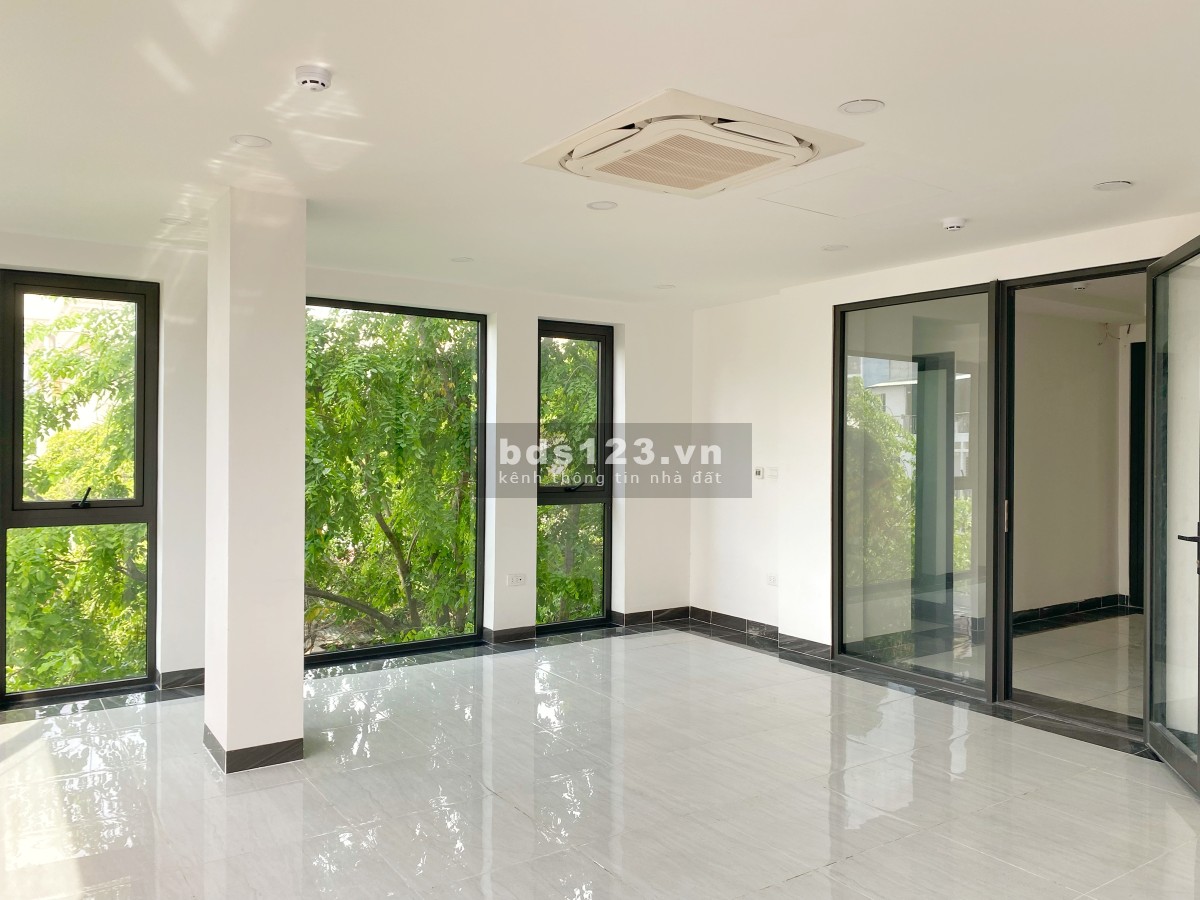CHÍNH CHỦ TÒA NHÀ VĂN PHÒNG CHO THUÊ - 17 HỒ VĂN HUÊ PN