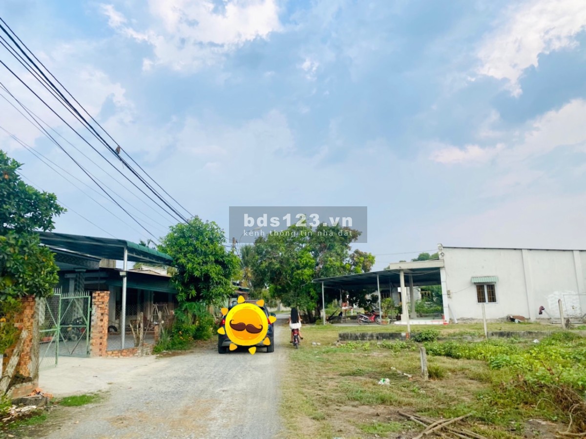 Tôi chính chủ bán gấp 119,7m full thổ cư ngang 8 góc 2 MT đường nhà nước Trung Lập Hạ Gía 1ty250