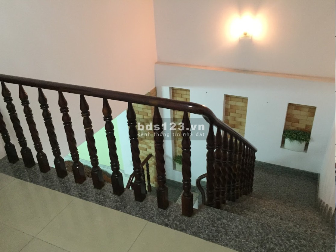 Nhà full nội thất hẻm oto, ngay chợ Hiệp Bình, 3pn 3wc.