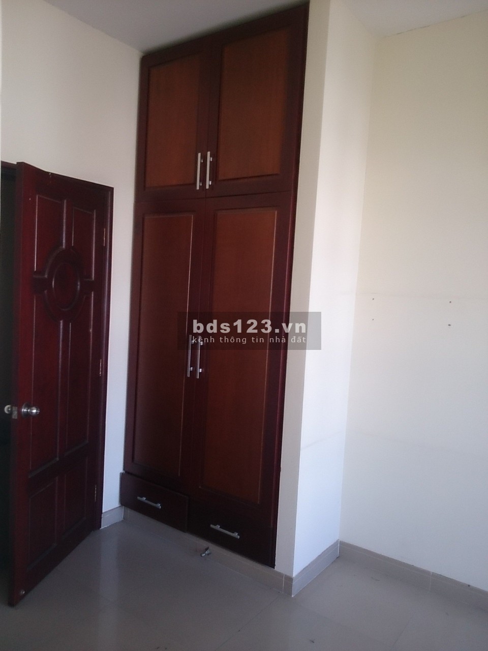 Nhà full nội thất hẻm oto, ngay chợ Hiệp Bình, 3pn 3wc.
