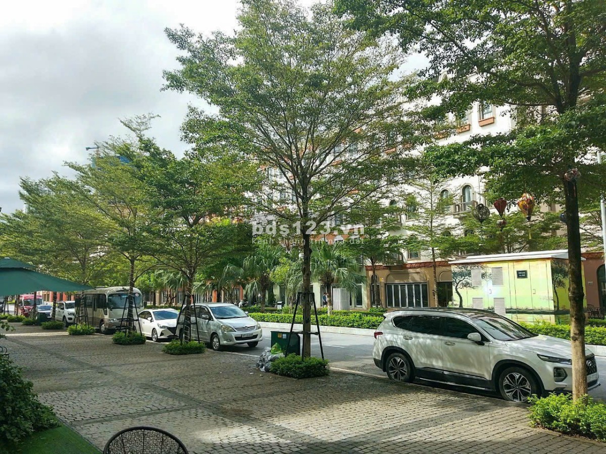 SOS! CC cần bán ngay khách sạn mini 28p 300m2 trung tâm TP Hạ Long 3x tỷ sổ đỏ lâu dài 0943274513