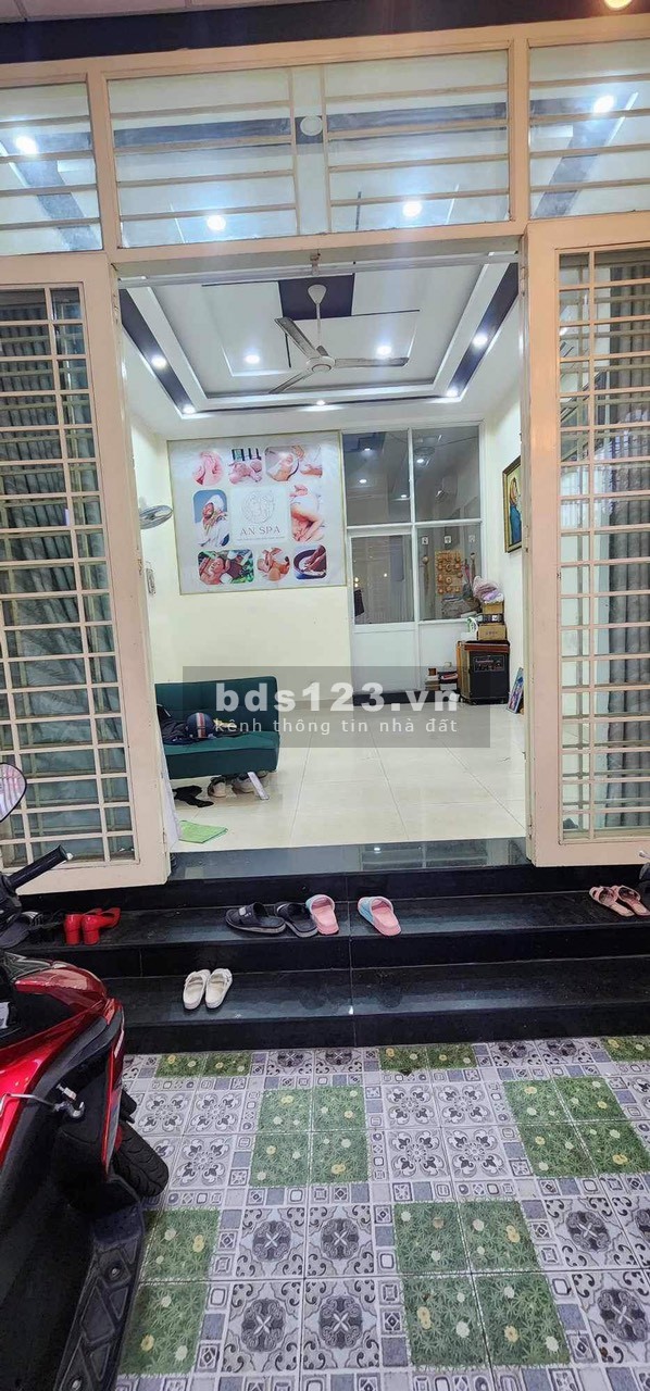 Nhà mặt tiền đường lớn kd đa ngành nghề. 3pn 2wc, rộng rãi thoáng mát