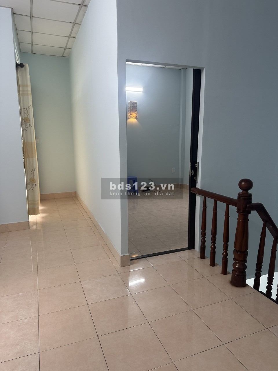 Nhà 2 mặt tiền hẻm oto, cách Võ Văn Ngân 6m. 2pn 2wc, sẵn máy lạnh