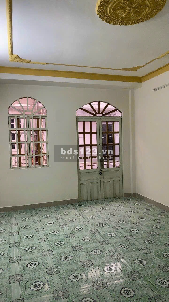 Mặt bằng 1 trệt 1 lầu Huỳnh Văn Bánh - Phường 17 - Phú Nhuận 40m2 14tr5/tháng. Có 2pn, 2wc
