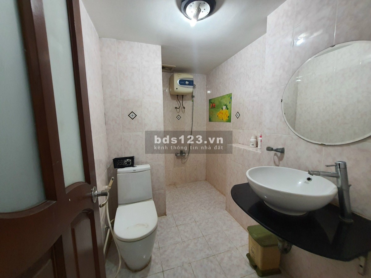 Mặt bằng 1 trệt 1 lầu Huỳnh Văn Bánh - Phường 17 - Phú Nhuận 40m2 14tr5/tháng. Có 2pn, 2wc