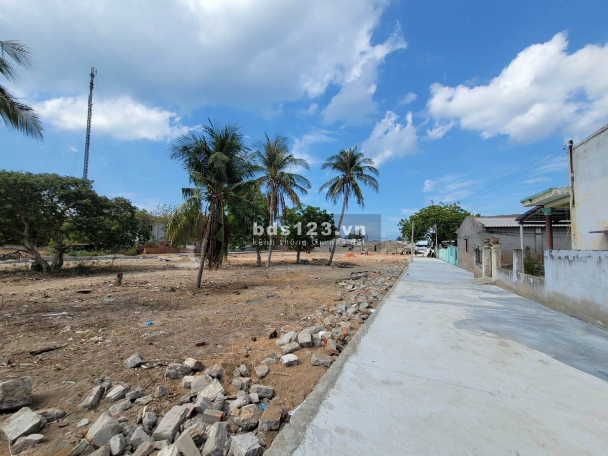 Đất nền cà Ná vị tri gần biển view đẹp