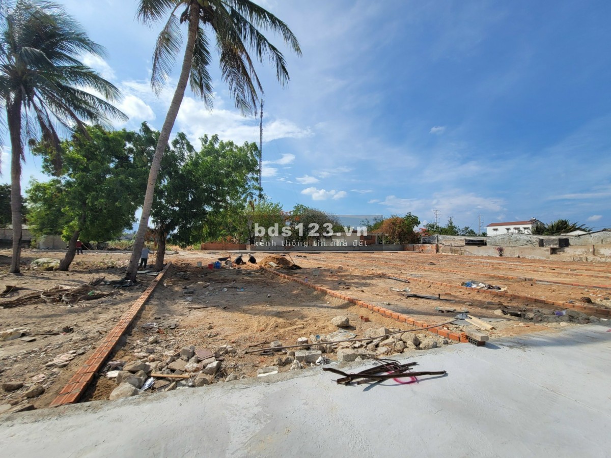 Đất nền cà Ná vị tri gần biển view đẹp
