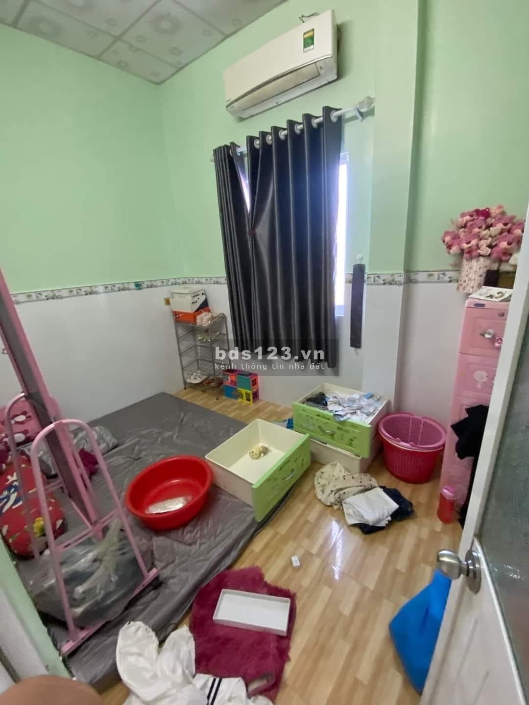 CHÍNH CHỦ CẦN BÁN GẤP CĂN NHÀ MT NẰM TRONG CHỢ BÌNH CHÁNH