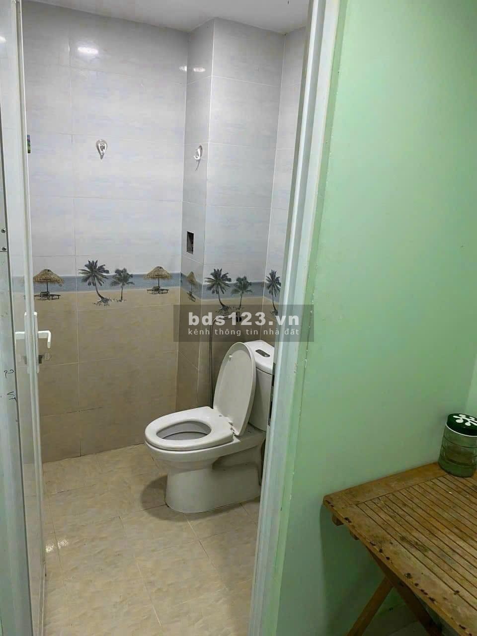 CHÍNH CHỦ CẦN BÁN GẤP CĂN NHÀ MT NẰM TRONG CHỢ BÌNH CHÁNH