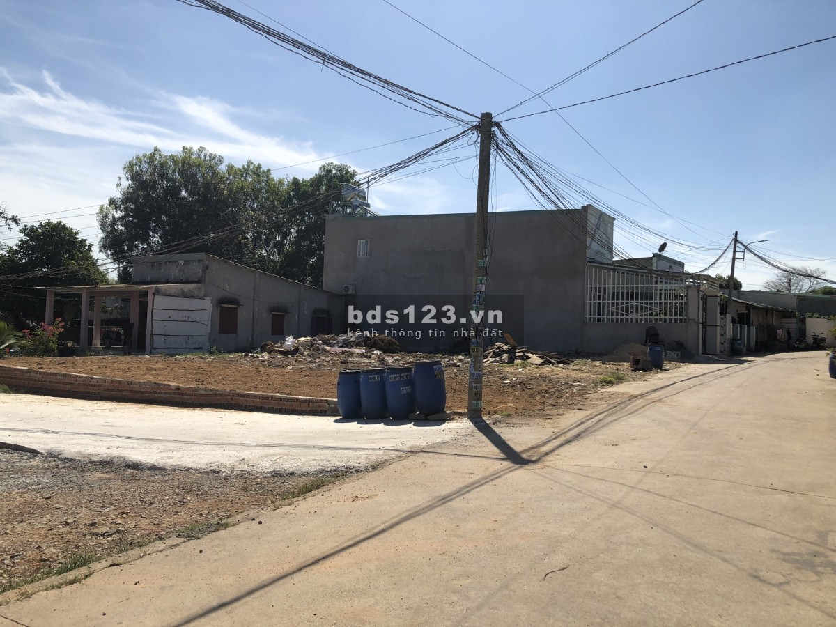 Chủ giảm giá bán lỗ lô đất 200m2 (10x20) thổ cư 100% đường bê tông 8m, dân đông đúc