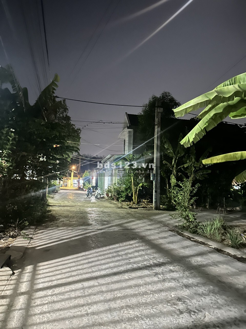Chủ giảm giá bán lỗ lô đất 200m2 (10x20) thổ cư 100% đường bê tông 8m, dân đông đúc