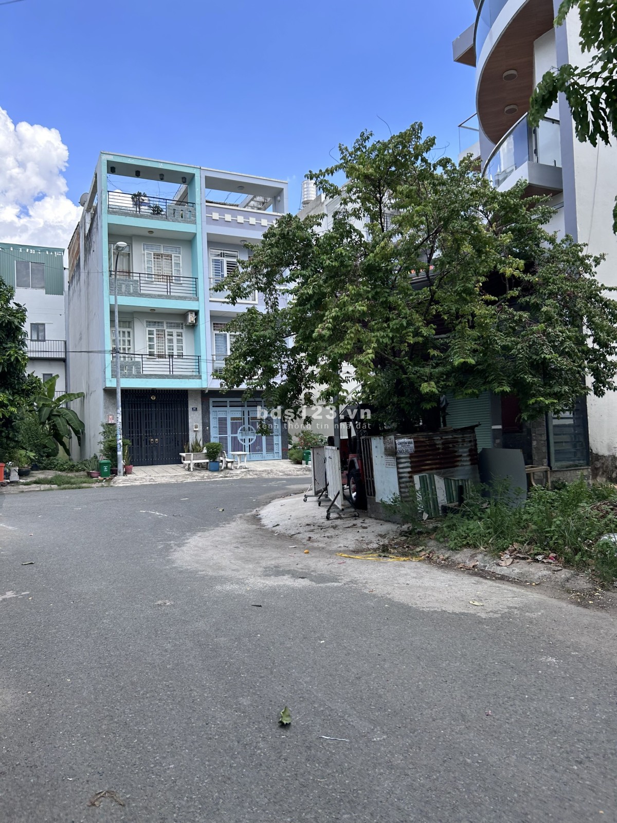 Chính chủ cần bán lô đất 57,4m2 SHR gần KDC HL5 giá 3,68 tỷ thương lượng.