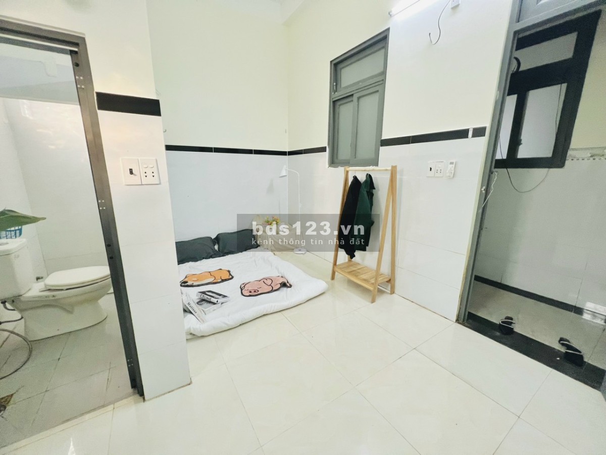 Còn phòng ở liền, Có Gác, FULL nội thất, Kế Khu CN Tân Bình