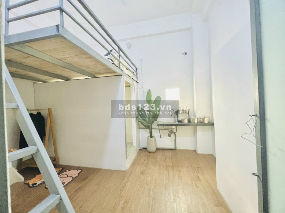 Còn phòng ở liền, Có Gác, FULL nội thất, Kế Khu CN Tân Bình
