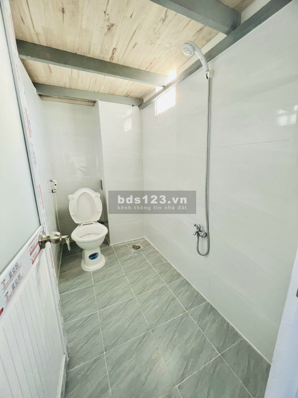 Còn phòng ở liền, Có Gác, FULL nội thất, Kế Khu CN Tân Bình
