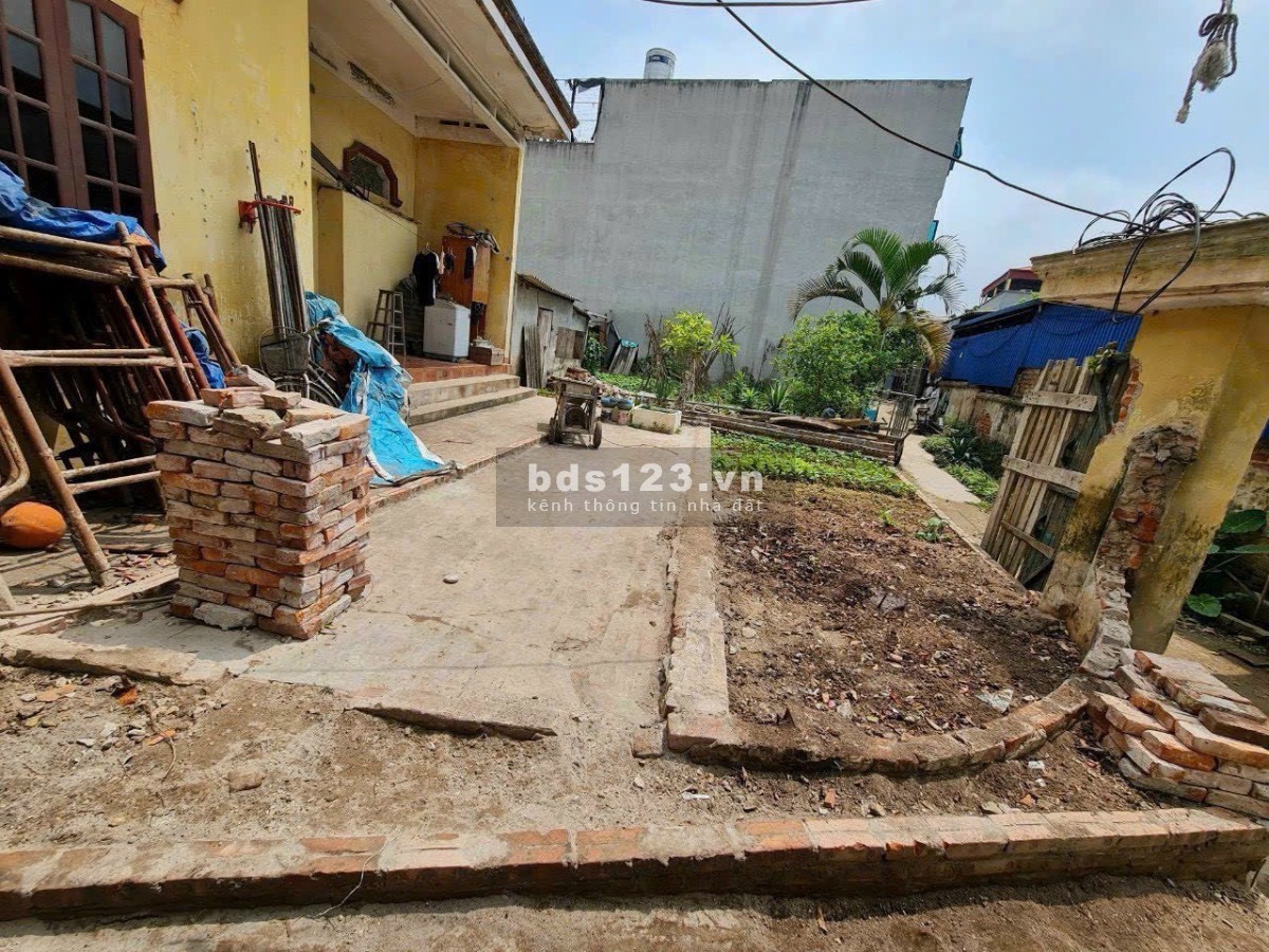 Đất hiếm còn sót giá rẻ gần ngay nhà văn hóa