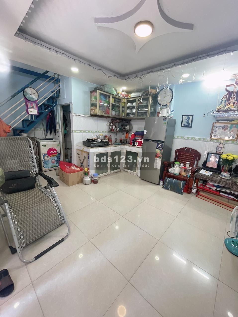 Nhà sát mặt tiền Đồng Đen, ô tô đậu gần nhà, 3.3 tỷ