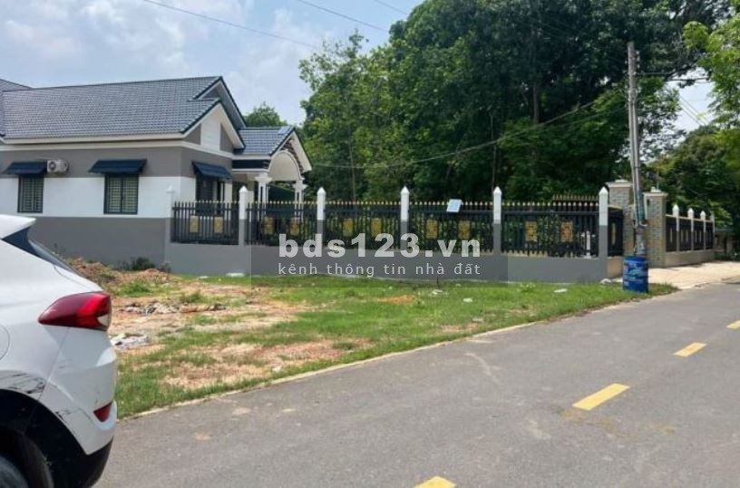 Cần bán đất mặt tiền Đường Nguyễn Xiển Quận 9, full thổ cư MT 7m giá siêu hời!!