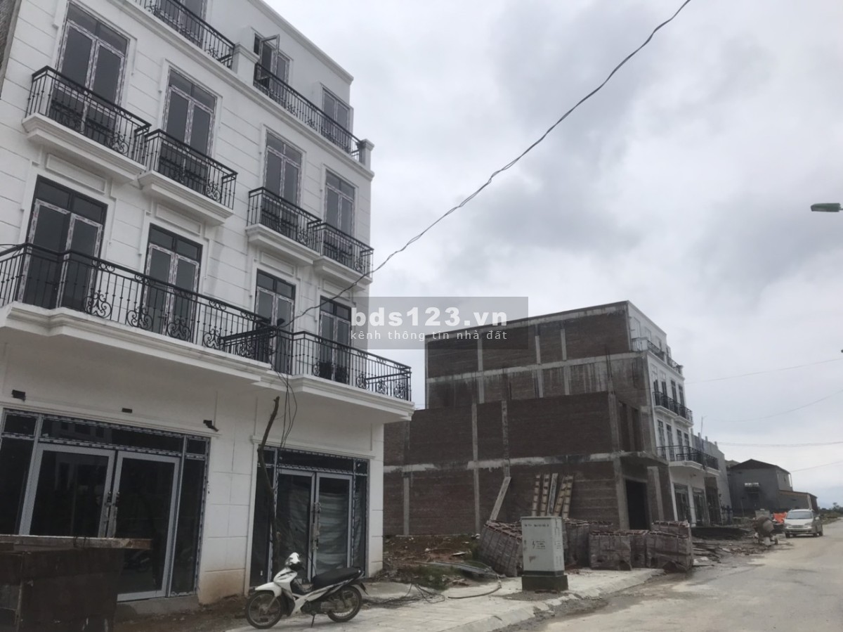 BÁN LÔ LK, LÔ GÓC TỪ 100- 150m2, GIÁ 5.XXX- 12.XXX, VỊ TRÍ TRUNG TÂM