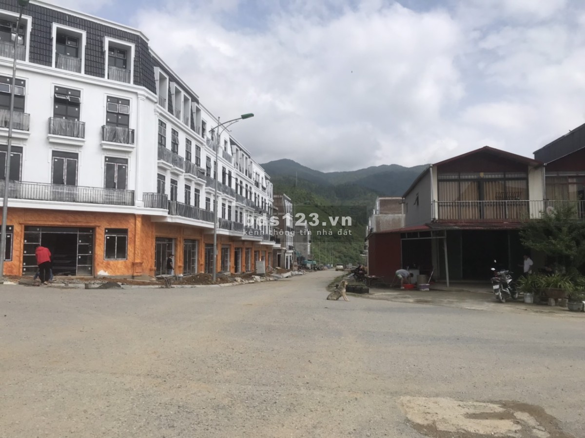 BÁN LÔ LK, LÔ GÓC TỪ 100- 150m2, GIÁ 5.XXX- 12.XXX, VỊ TRÍ TRUNG TÂM