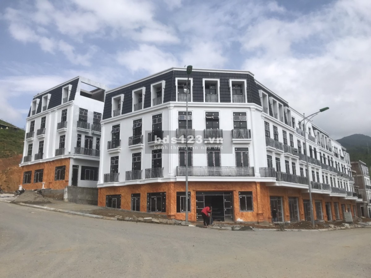 BÁN LÔ LK, LÔ GÓC TỪ 100- 150m2, GIÁ 5.XXX- 12.XXX, VỊ TRÍ TRUNG TÂM