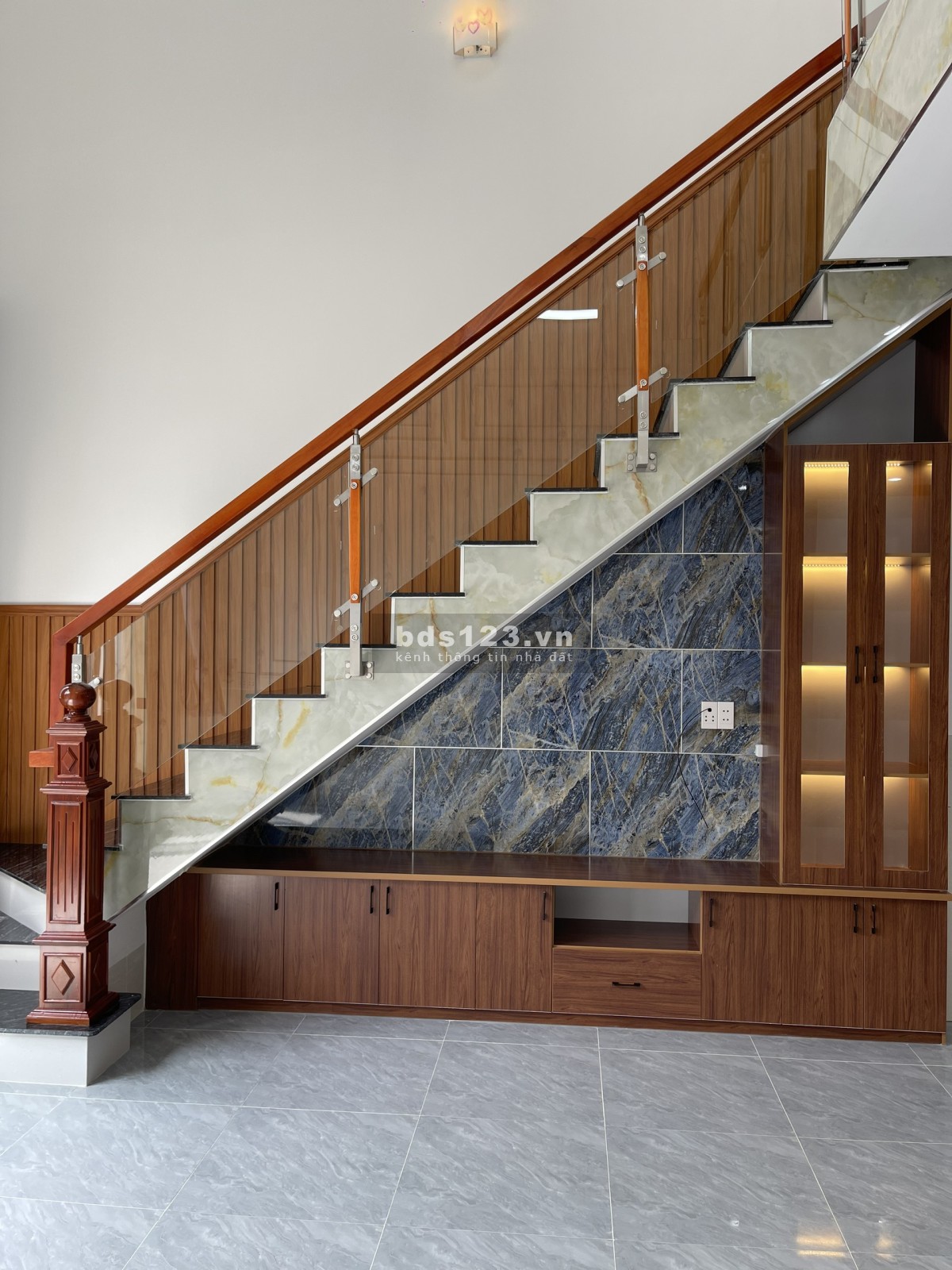 Bán nhà mới hoàn thiện chợ trảng dài vô chỉ 3 phút, gác lửng hiện đại 1 trệt 1 lầu, bảo hành 2 năm