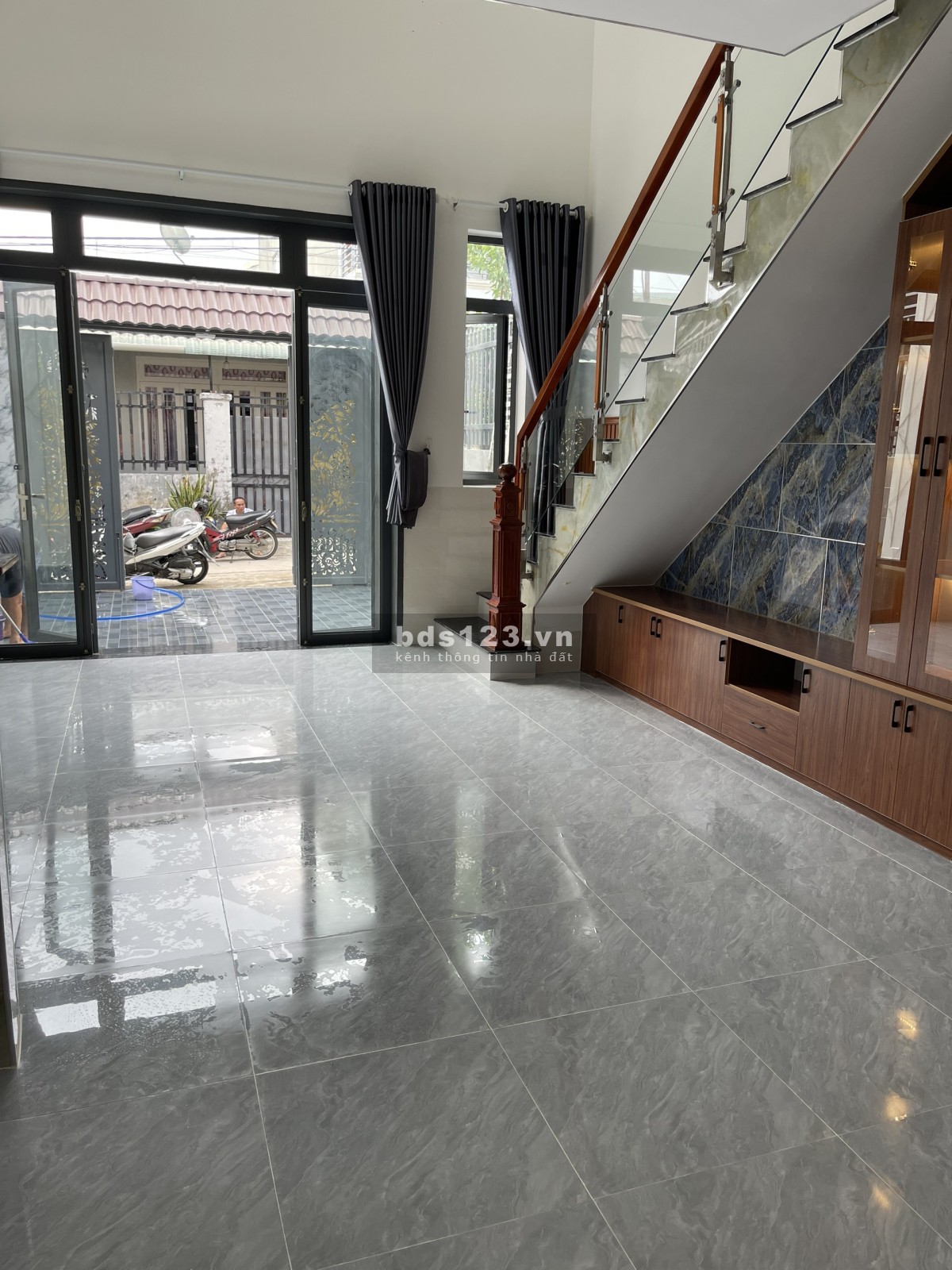 Bán nhà mới hoàn thiện chợ trảng dài vô chỉ 3 phút, gác lửng hiện đại 1 trệt 1 lầu, bảo hành 2 năm