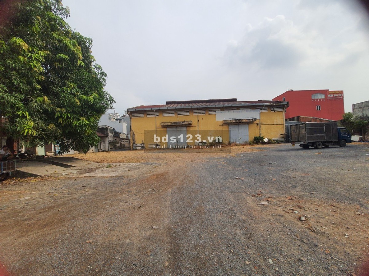 Cho thuê kho bãi đường Trần Khắc Chân, thị trấn Hóc Môn diện tích 3600m² (gần chợ Hóc Môn)