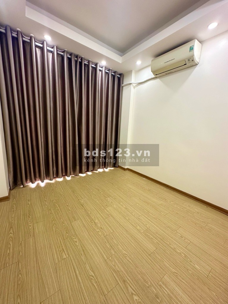Nhà DT 50 m 4 tầng - ngõ ô tô thông - nhà mới đẹp - gần hồ mát mẻ - Giá nhỉnh 4 tỷ