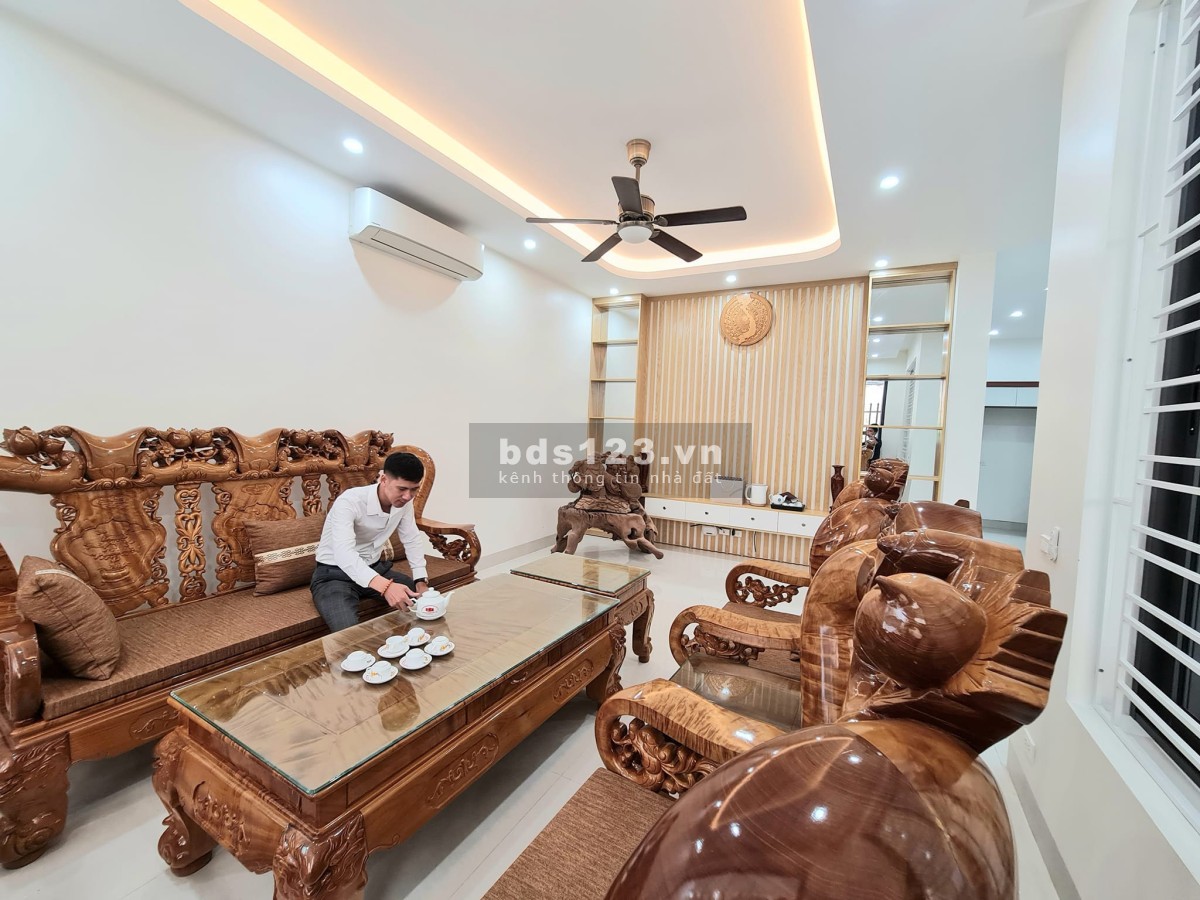 CẦN BÁN NHÀ Ở ÂU CƠ- Ô TÔ VÀO NHÀ - 3 BƯỚC RA HỒ TÂY - AN SINH ĐỈNH. HƠN 80m, 5tầng, chỉ 18ty TL