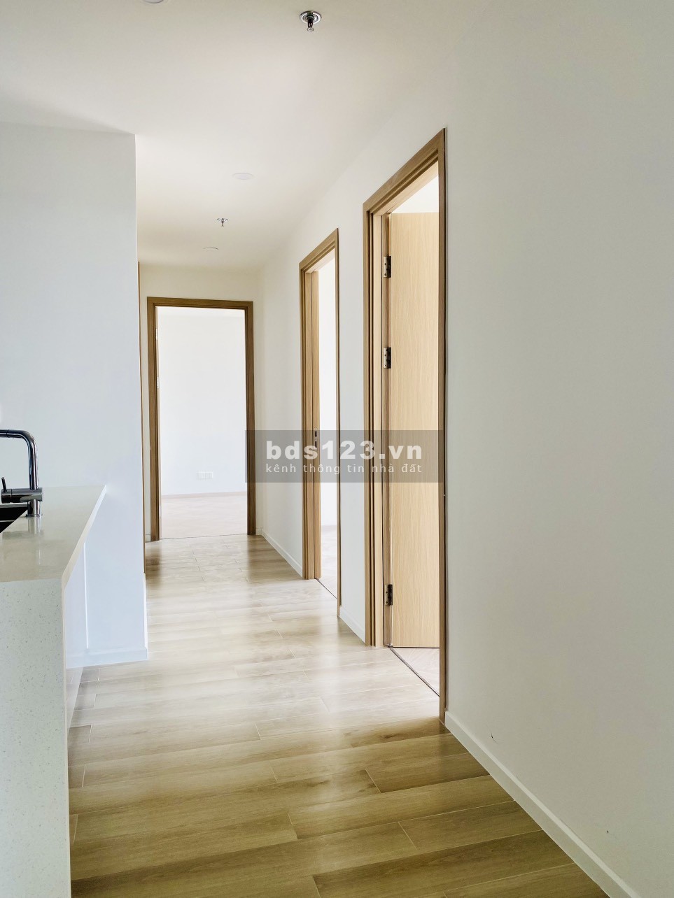 Siêu rẻ - bán căn hộ 3PN Masteri Centre Point 100m2 Vinhomes Grand Park giá 6.6 tỷ bao thuế phí