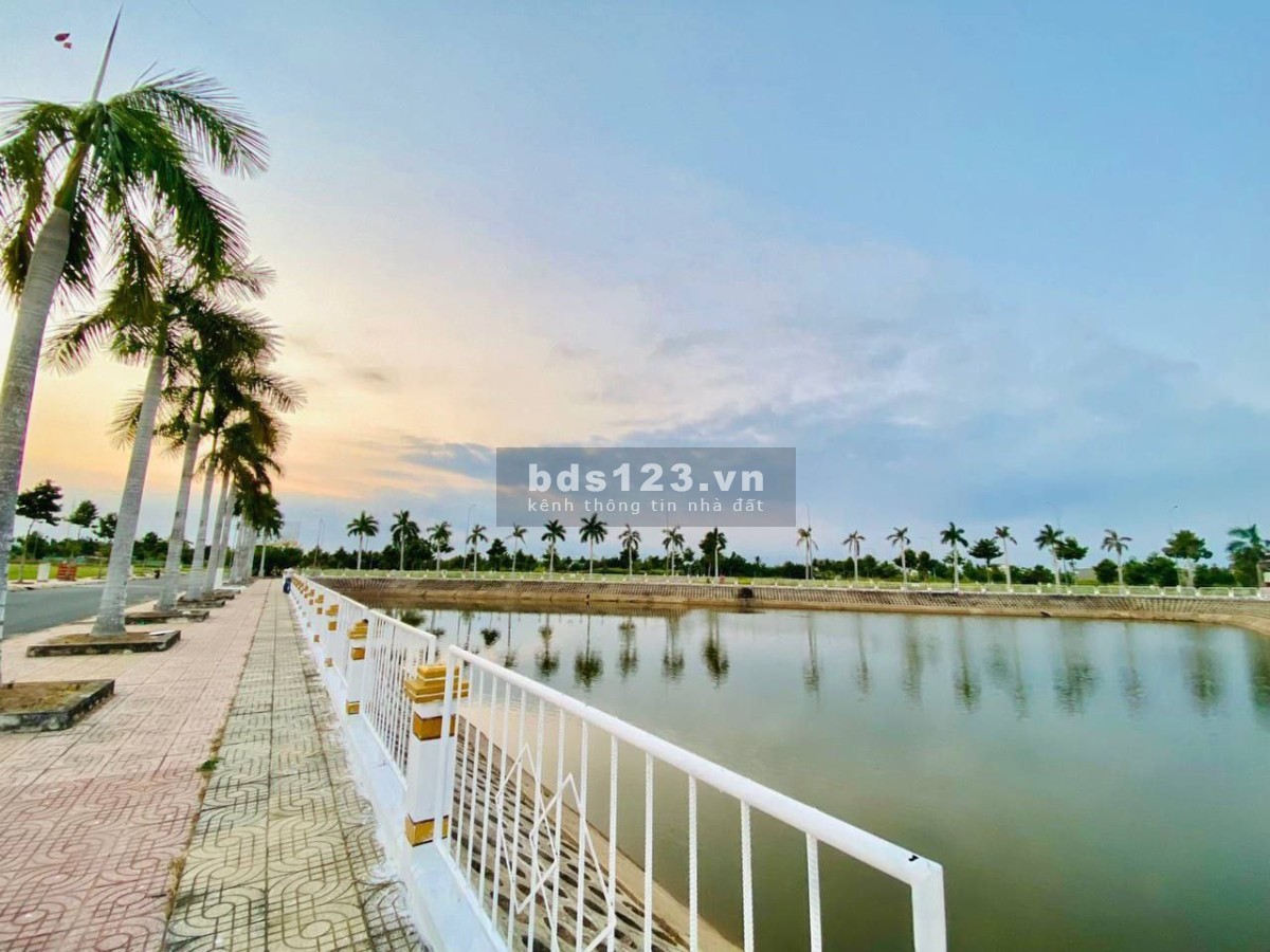 Đất Trung Tâm hành chính giá rẻ. Lh or zalo: 0352858290 ( Ninh )