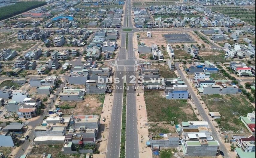 Kẹt tiền cần bán gấp mảnh đất mặt tiền đường Nguyễn Xiển Quận 9 160m² giá siêu hời