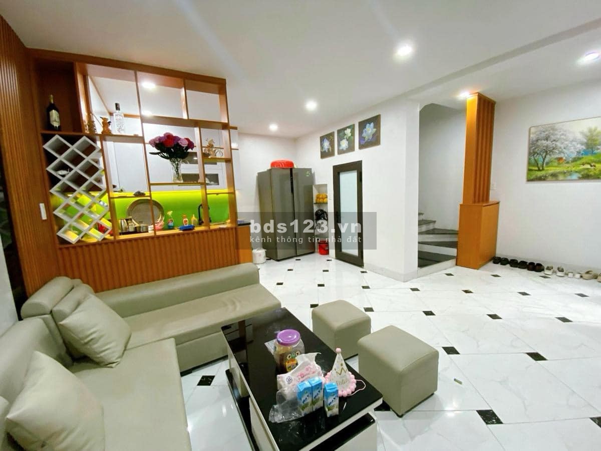 Nhà phố Nguyễn Lương Bằng - Nhà ở có dòng tiền - View hồ Đắc Di - 42m2, 4 tầng - 5.35 tỷ