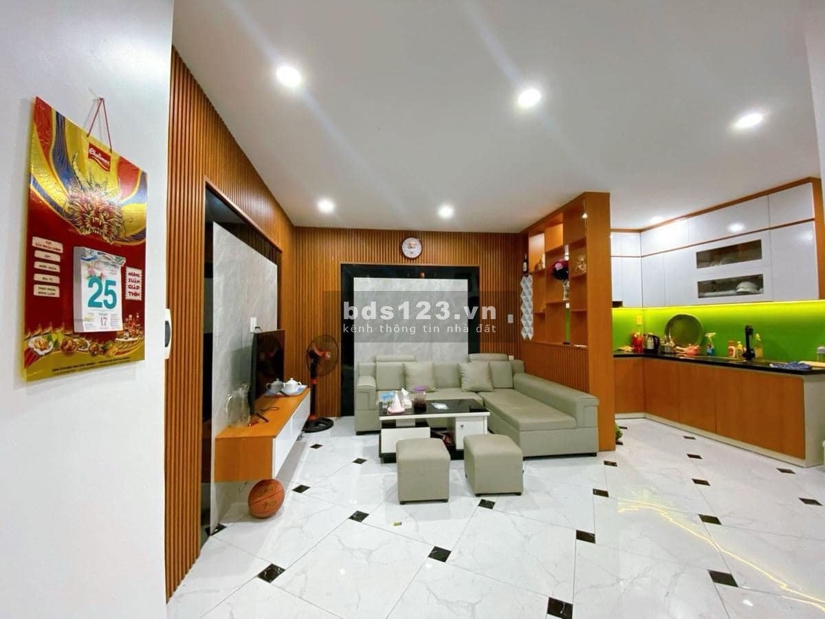 Nhà phố Nguyễn Lương Bằng - Nhà ở có dòng tiền - View hồ Đắc Di - 42m2, 4 tầng - 5.35 tỷ