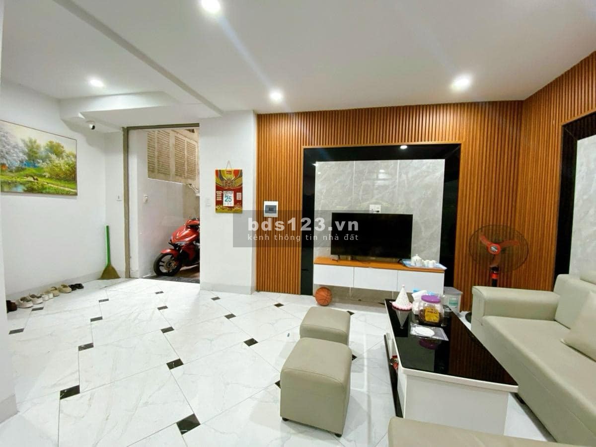 Nhà phố Nguyễn Lương Bằng - Nhà ở có dòng tiền - View hồ Đắc Di - 42m2, 4 tầng - 5.35 tỷ