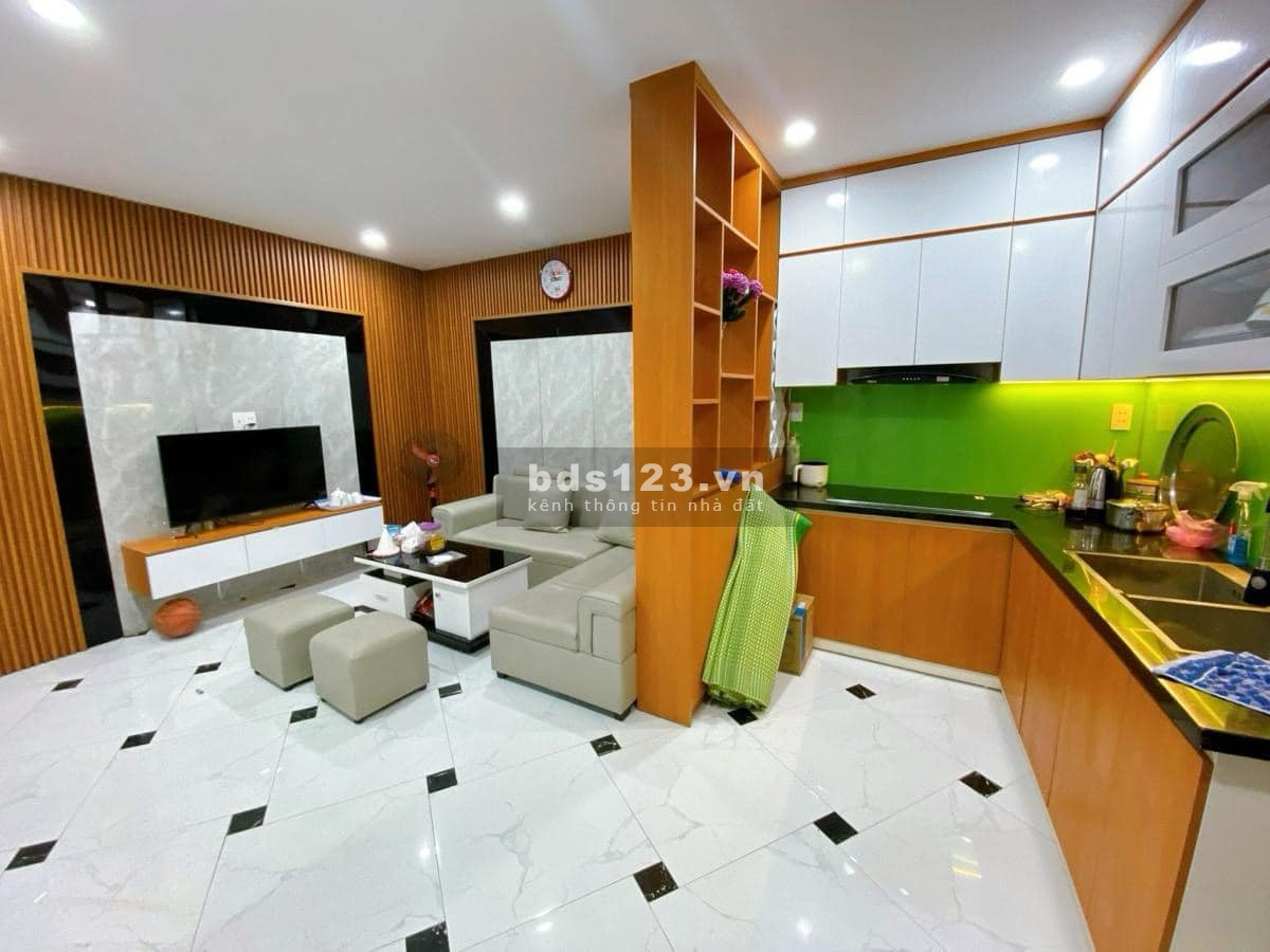 Nhà phố Nguyễn Lương Bằng - Nhà ở có dòng tiền - View hồ Đắc Di - 42m2, 4 tầng - 5.35 tỷ