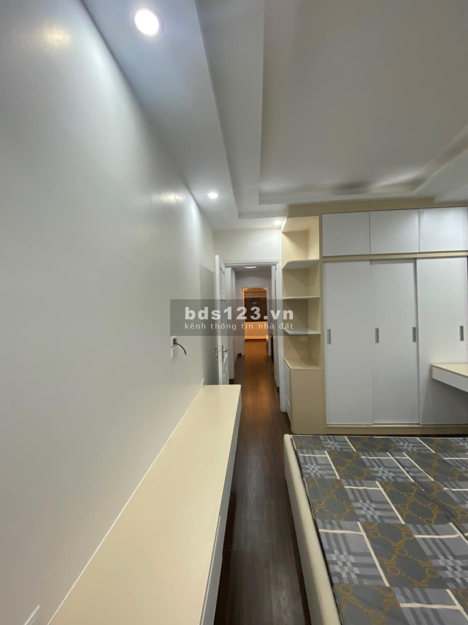 Nhà đẹp phân lô Đội Nhân - Ô tô tránh - Ngõ thông kinh doanh - Full nội thất, 45m2, 5 tầng, 10.8 tỷ