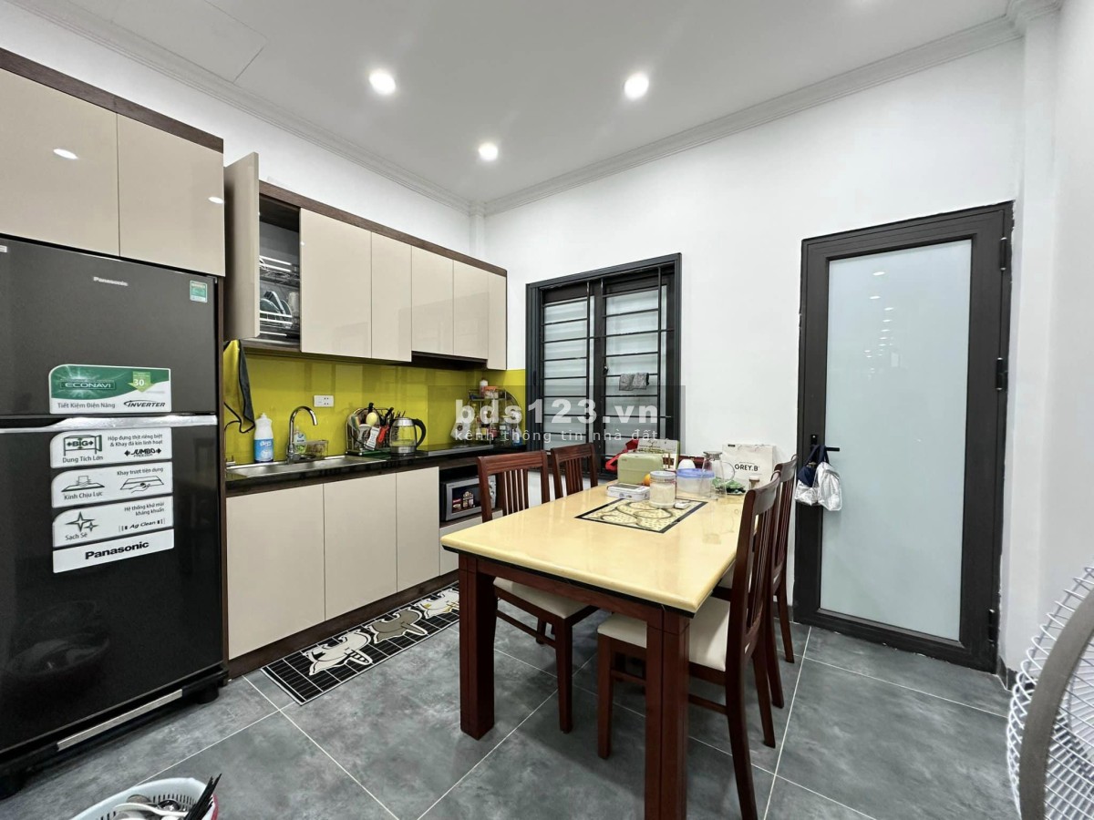 Nhà Vip Trần Duy Hưng-Ba bước ra mặt phố-Tháng máy-Hai mặt thoáng_45m2, 6 tầng_12.9 tỷ