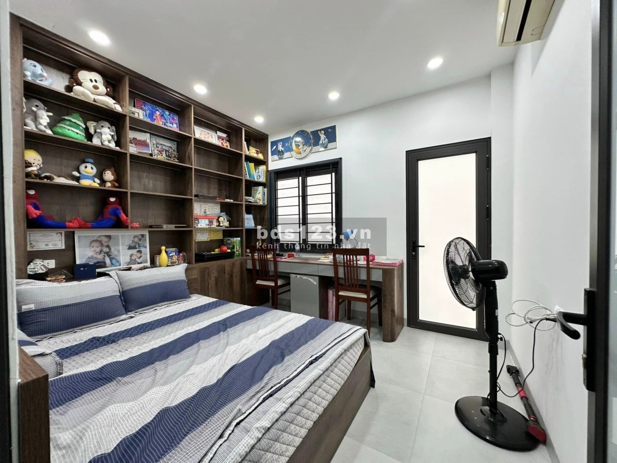Nhà Vip Trần Duy Hưng-Ba bước ra mặt phố-Tháng máy-Hai mặt thoáng_45m2, 6 tầng_12.9 tỷ