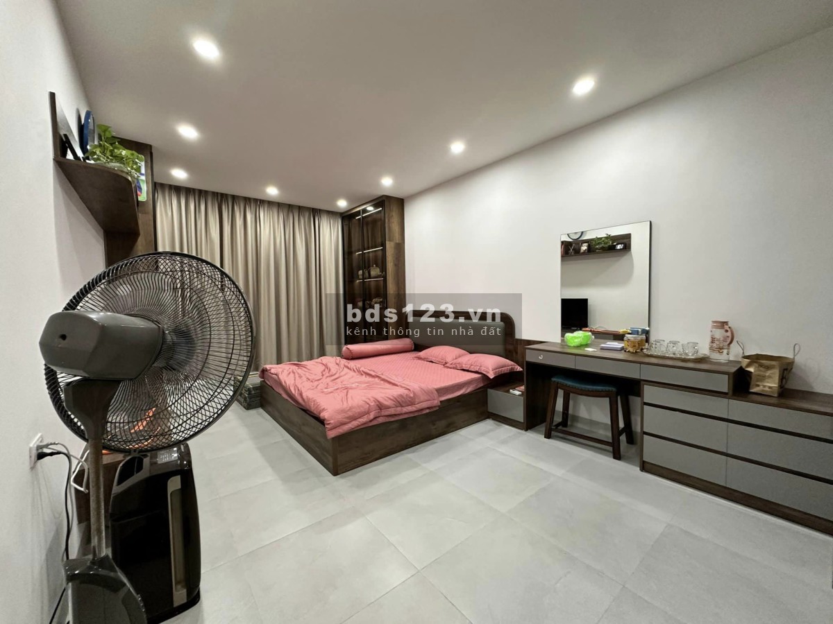 Nhà Vip Trần Duy Hưng-Ba bước ra mặt phố-Tháng máy-Hai mặt thoáng_45m2, 6 tầng_12.9 tỷ