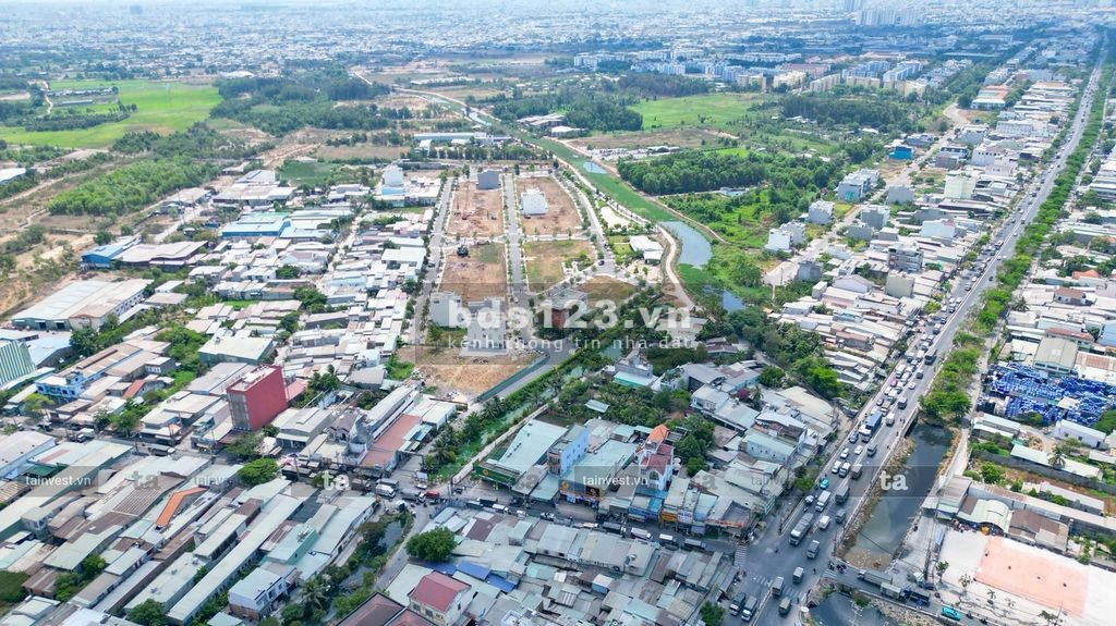 Nhà phố chỉ có giá 29tr/m2 ( khu compound đầu tiên tại Bình Chánh )