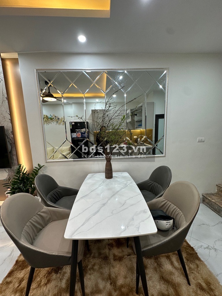 NHÀ ĐẸP PHỐ KIM HOA – GẦN HỒ, GẦN CÔNG VIÊN – LÔ GÓC