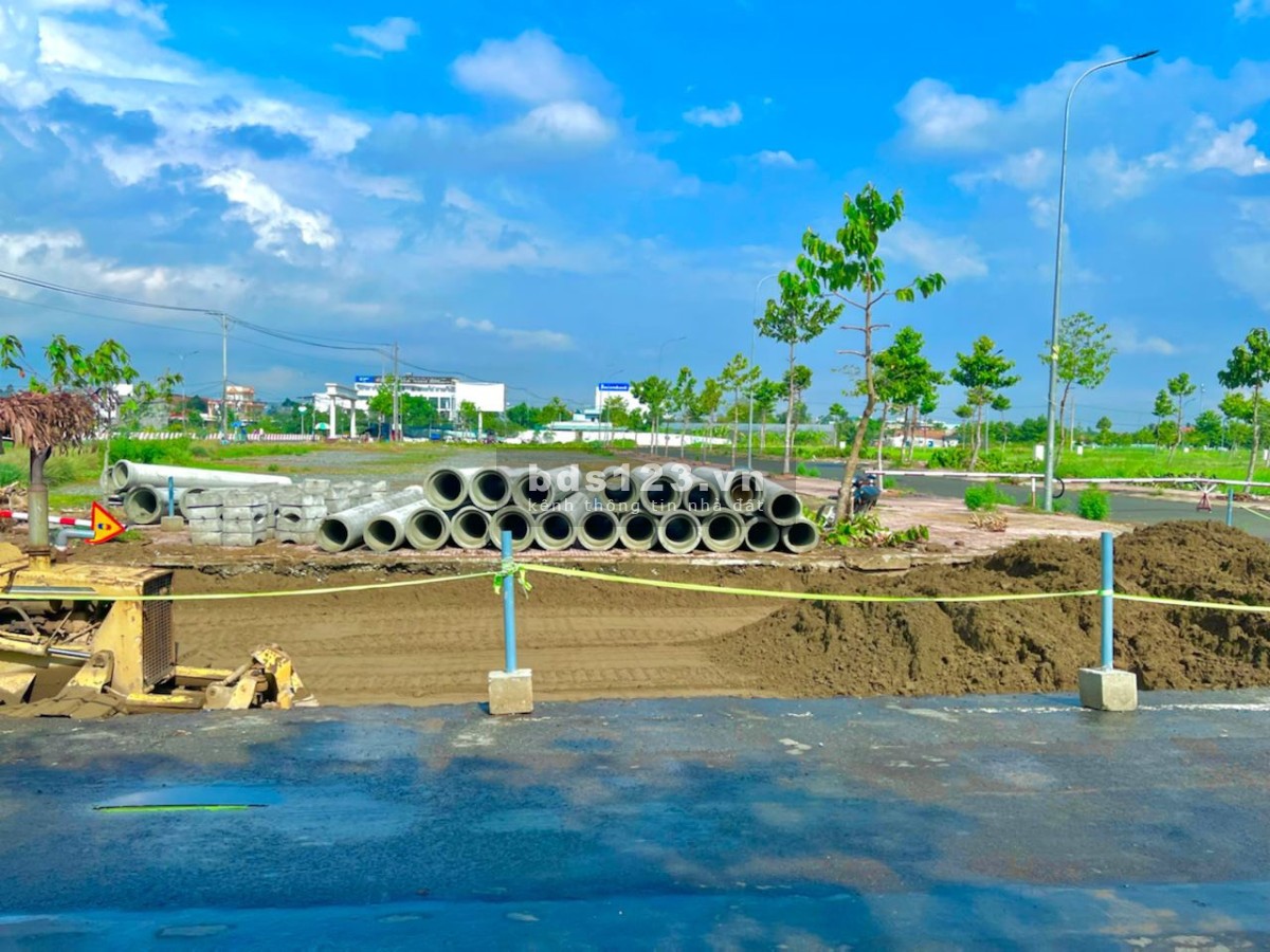 CẦN BÁN LÔ ĐẤT NGAY TẠI TRUNG TÂM CHỈ 1TY098