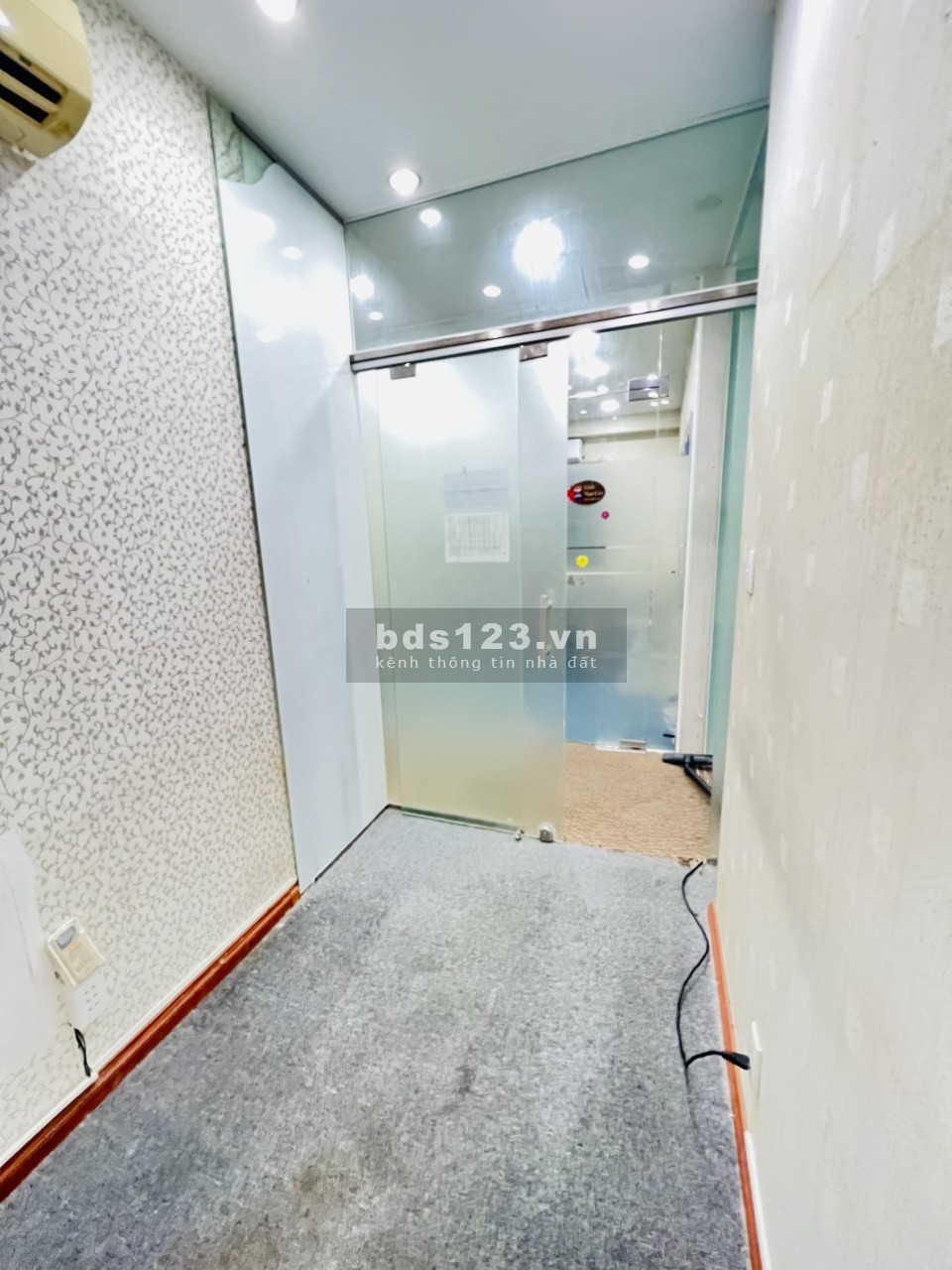 Cần cho thuê văn phòng quận 1 giá 25tr, diện tích 95m2