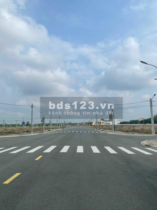 Chính chủ bán gấp lô đất 75m2 thổ cư tại khu nhà ở nông thôn Nam Long 3