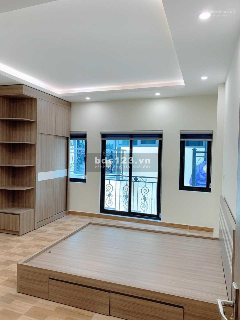 Chính chủ cần bán căn nhà Cầu Giấy, giá bán 8,2 tỷ, mặt tiền 4 m, diện tích 40m2