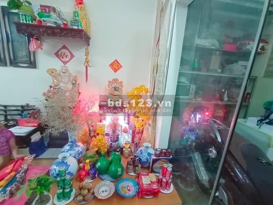 Chính chủ cần bán nhà phố vĩnh hoàng 32m, cách mặt hồ vĩnh hoàng 100m, ngõ thông ba gác chạy