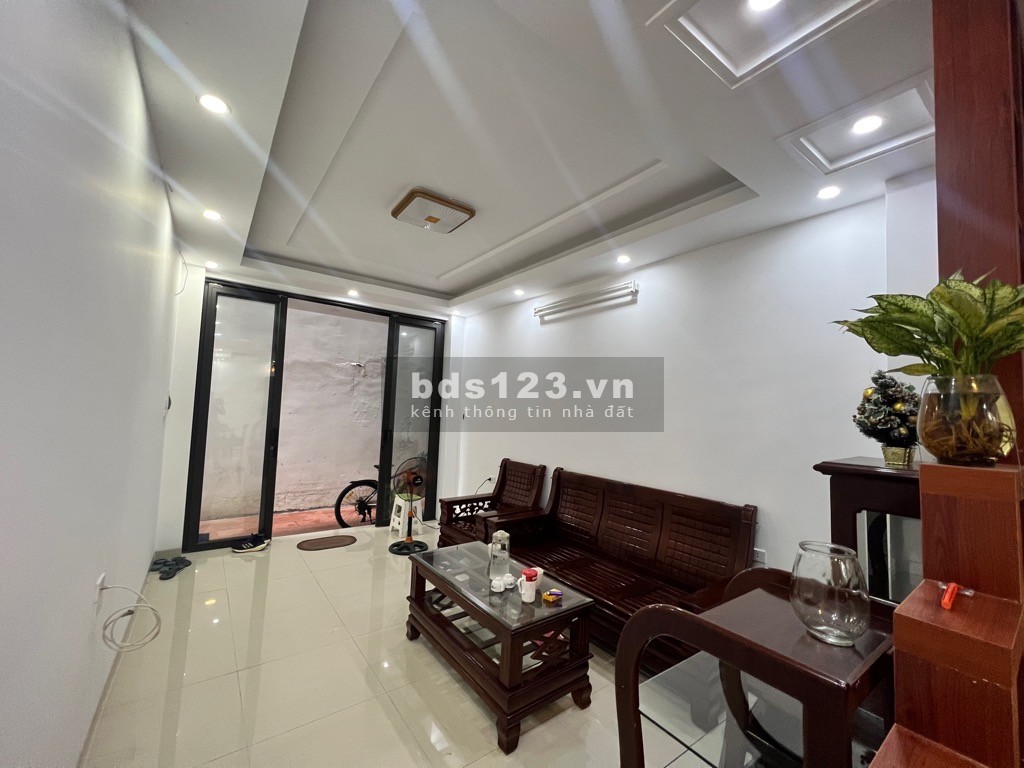 Chính chủ cần bán nhà phố Minh Khai, 34m, 4 tầng, giá 5.95 tỷ
